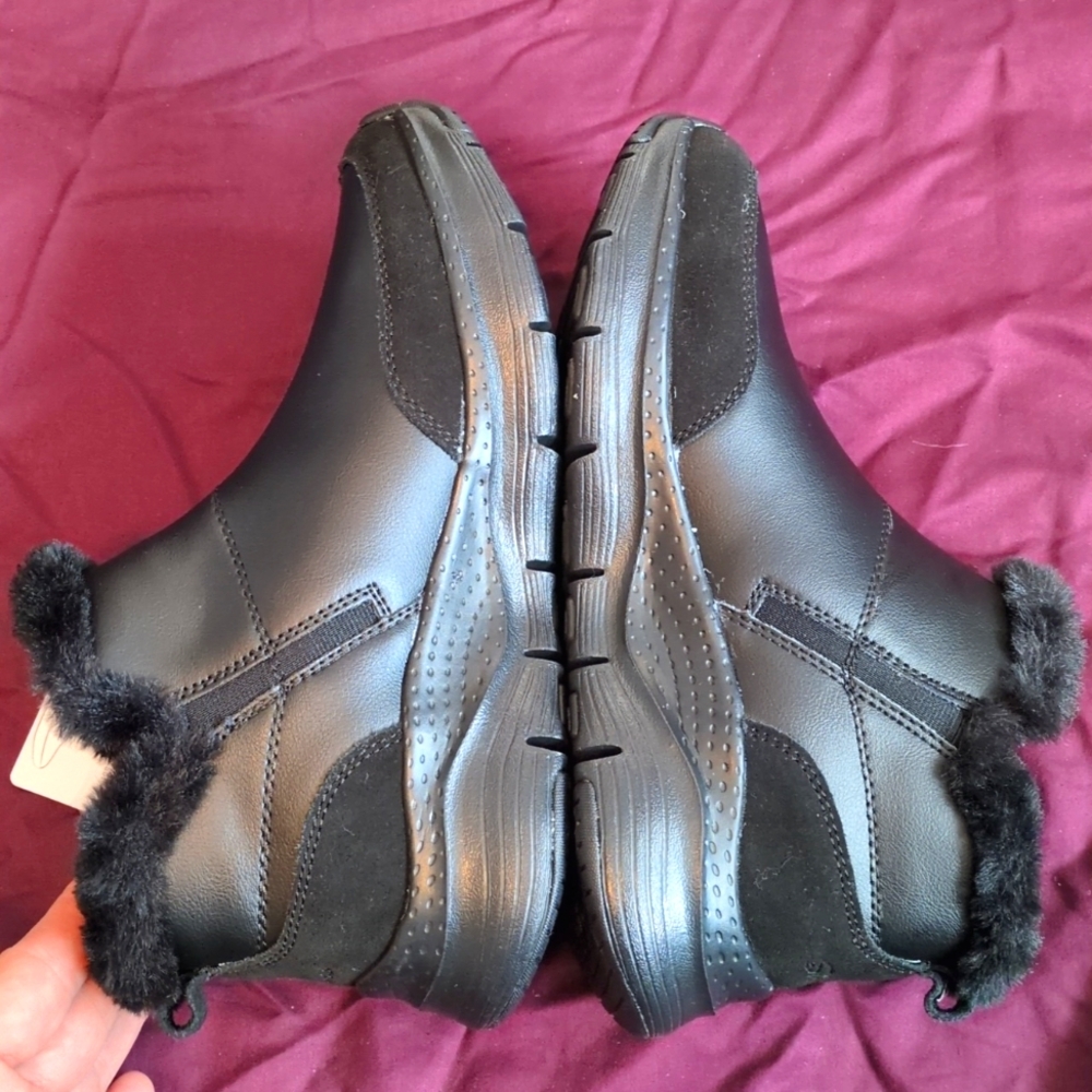 NWT Women's Skechers Air-Cooled ArchFit boots size 6.5 black with faux fur top - Picture 4 of 10